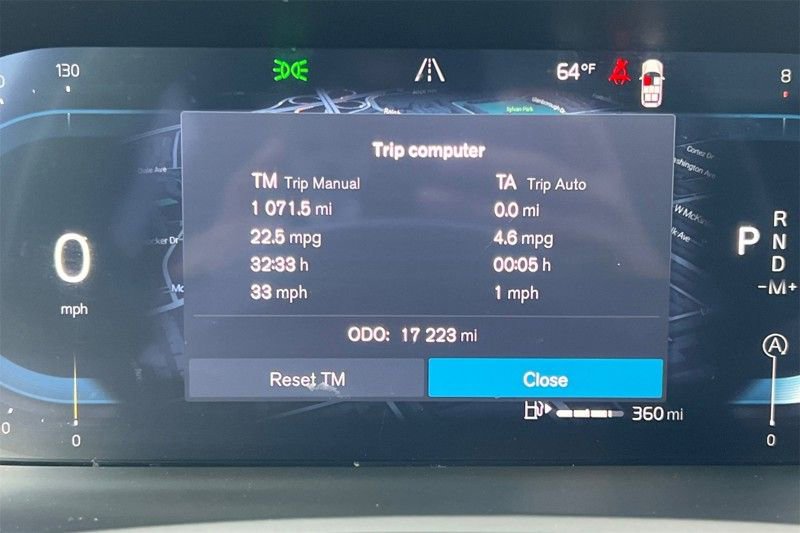 Certified 2025 Volvo XC90 B6 Plus image 28