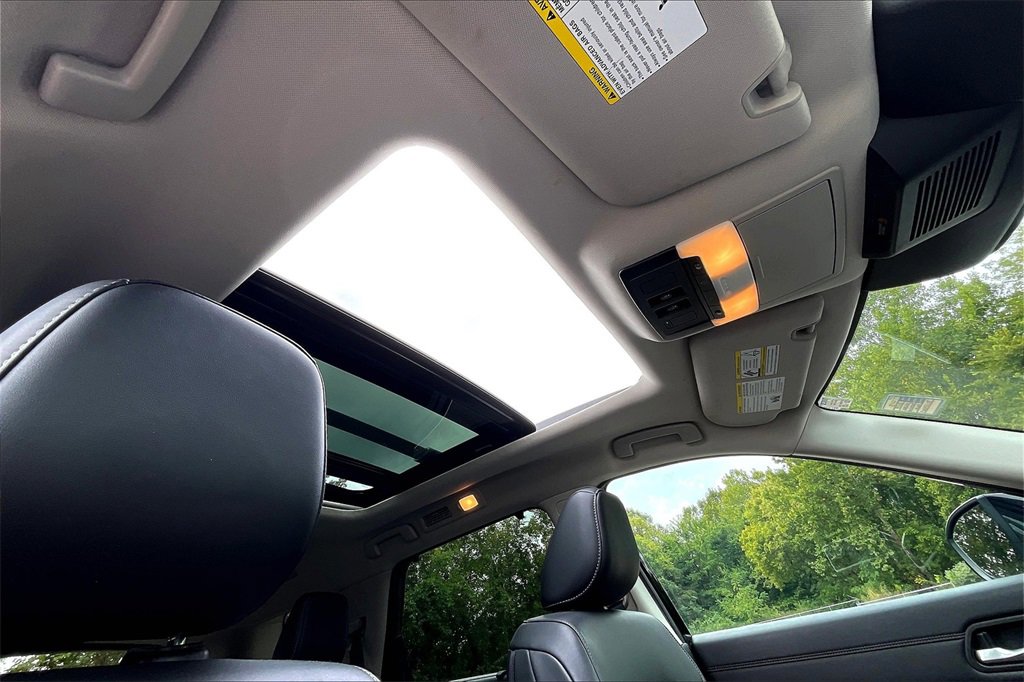 Used 2024 Nissan Pathfinder Platinum image 22