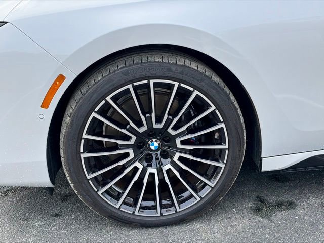 Used 2025 BMW 740i w/ Premium Package image 29