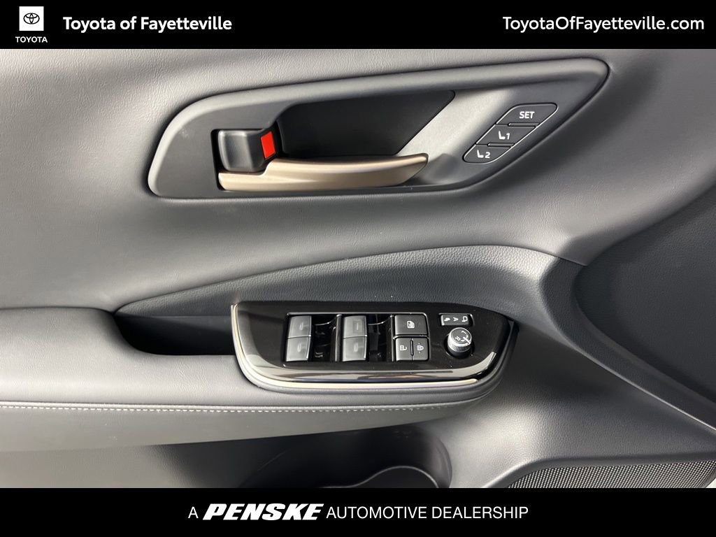 New 2025 Toyota Crown Signia image 29