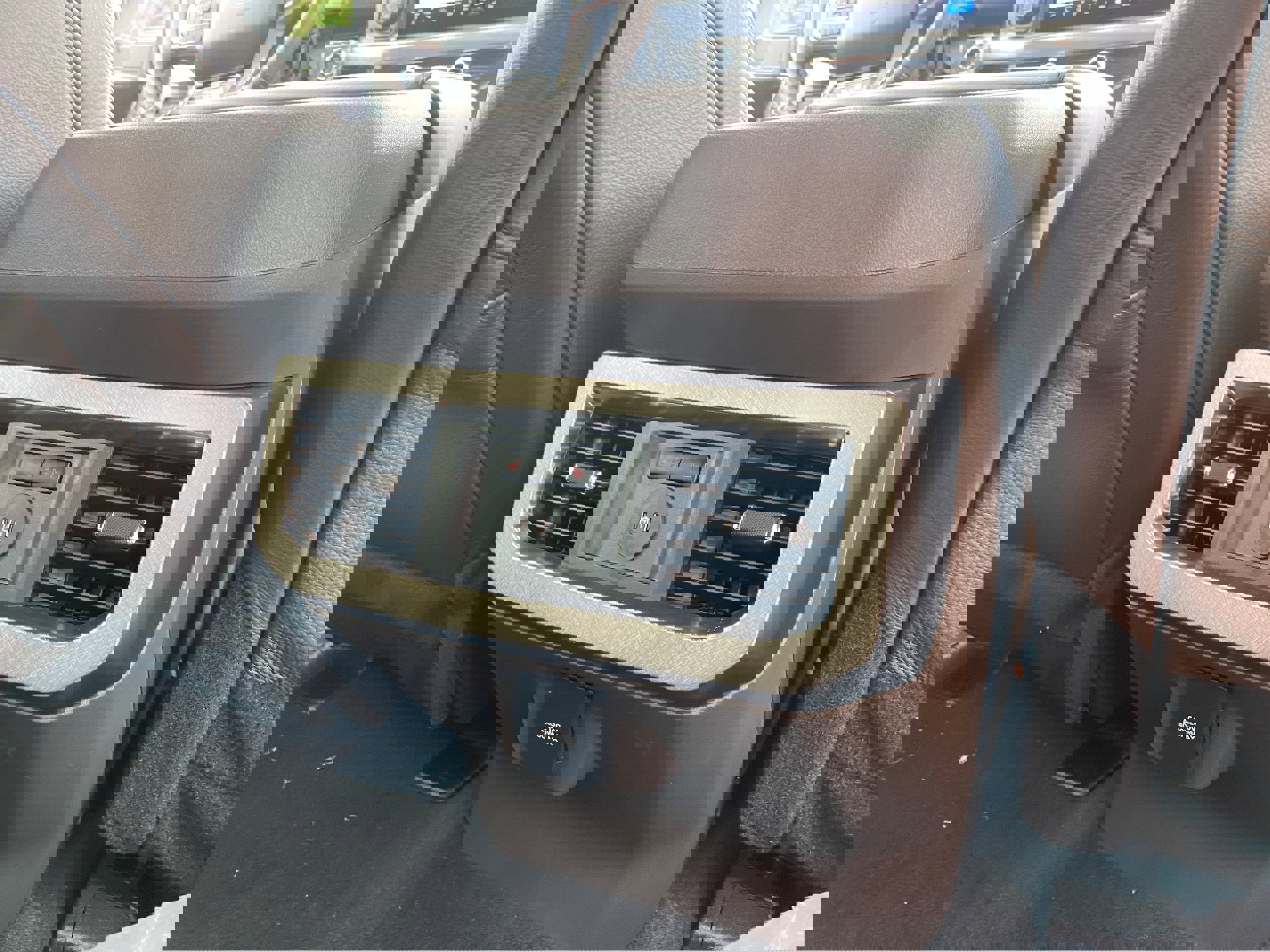 New 2025 Ford F250 King Ranch w/ Tremor Off-Road Package image 36