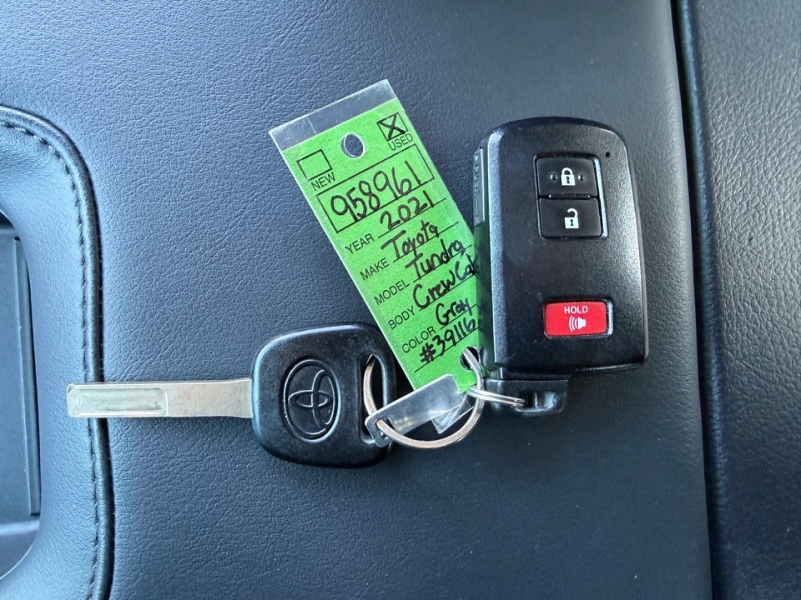 Used 2021 Toyota Tundra Platinum image 40