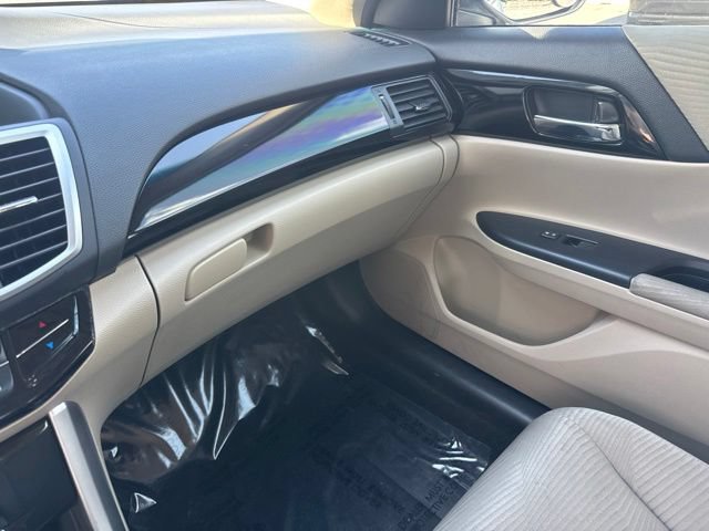 Used 2017 Honda Accord LX image 10