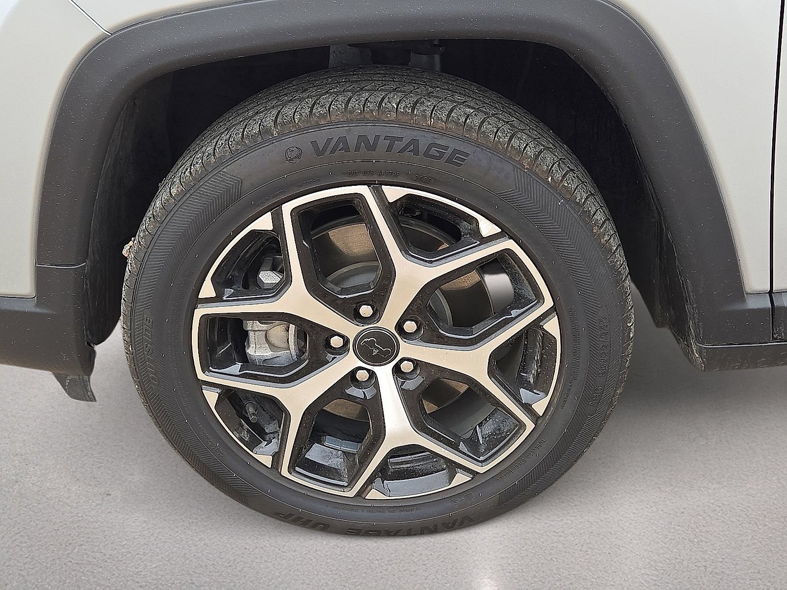 Used 2025 Jeep Compass Limited AWD/4WD image 10