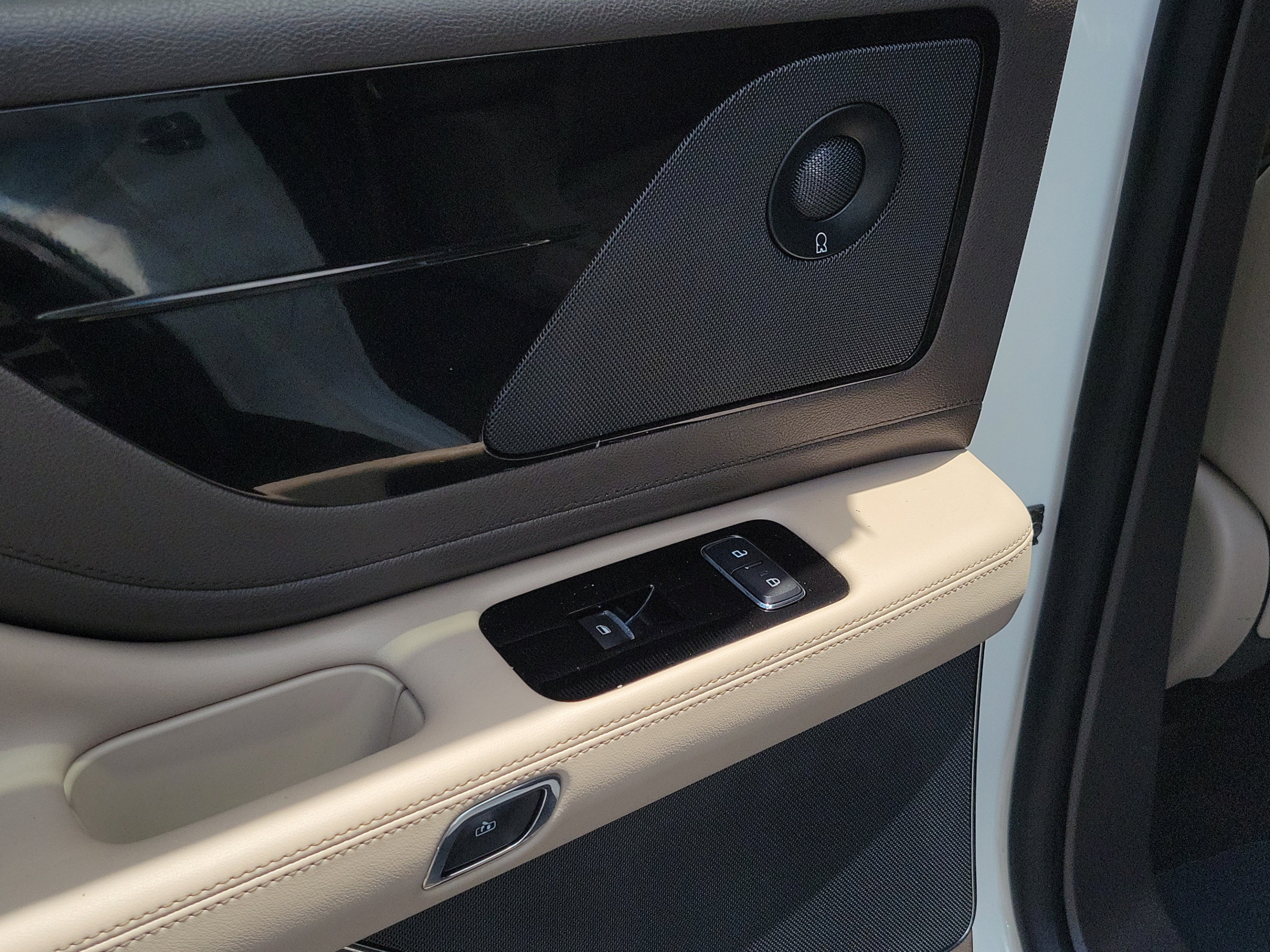 Used 2020 Lincoln Aviator Reserve RWD image 8