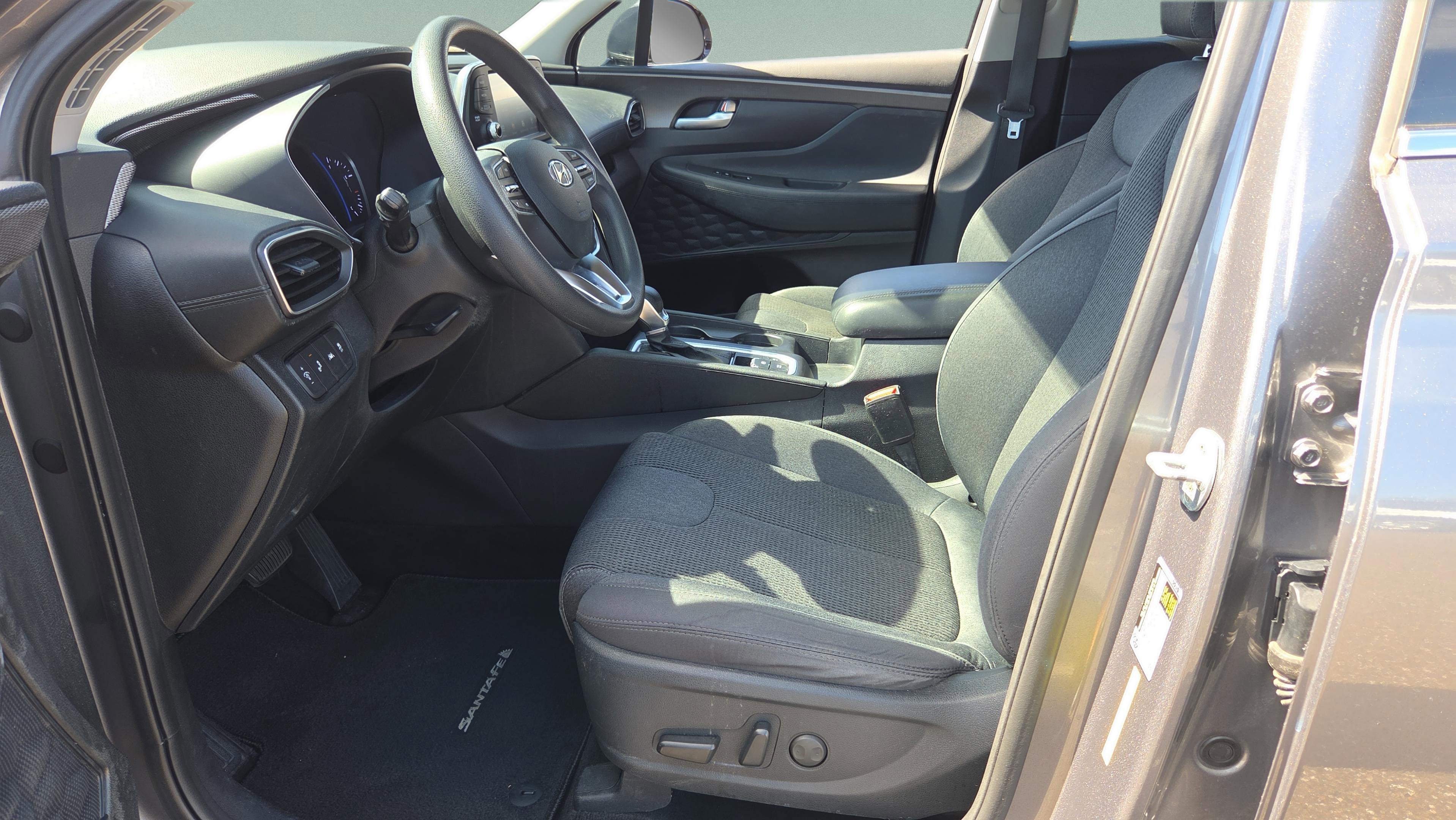 Used 2019 Hyundai Santa Fe SEL image 12