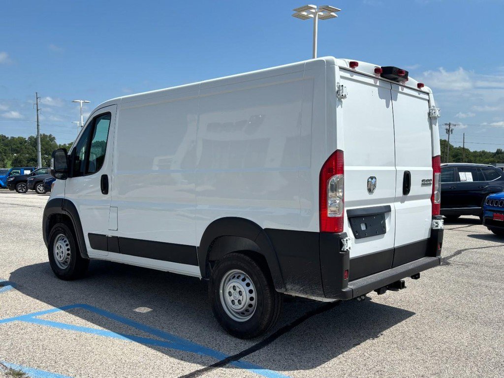 New 2025 RAM ProMaster 1500 w/ Convenience Group FWD image 8
