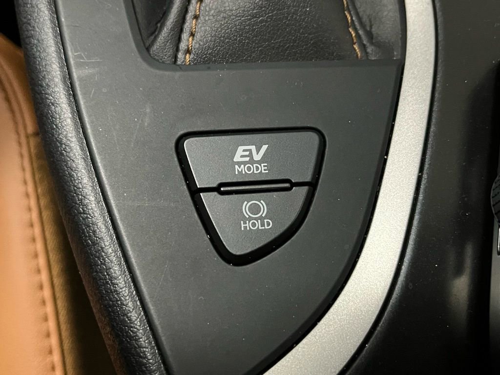 Used 2022 Lexus UX 250h 250h Base w/ Accessory Package (Z1) image 15