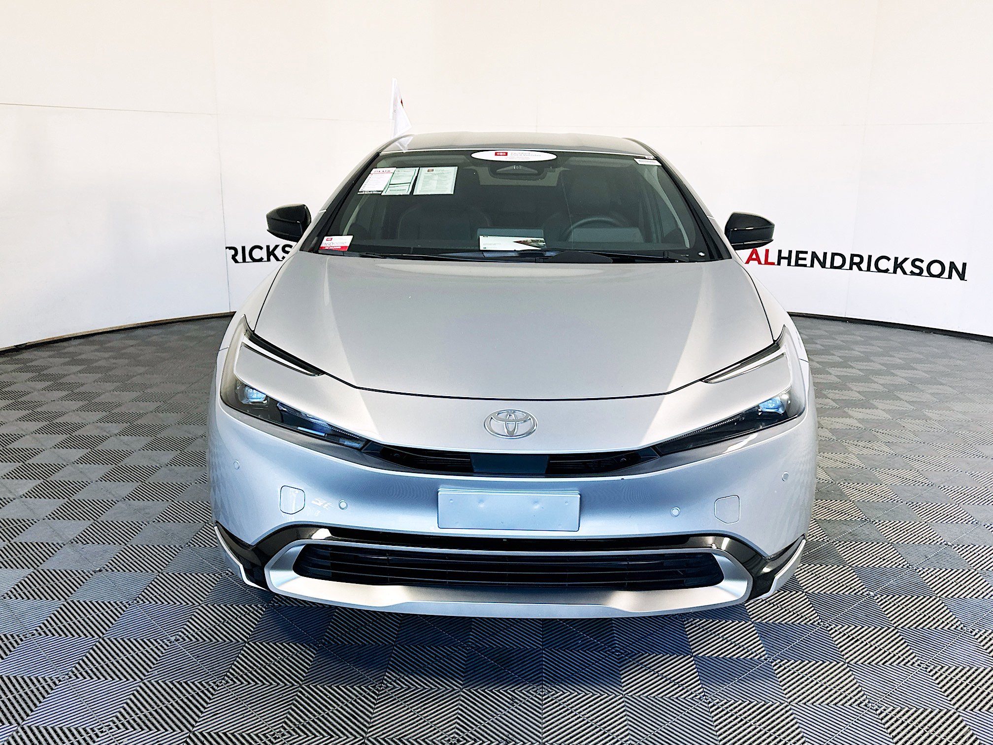 Used 2024 Toyota Prius Prime image 8