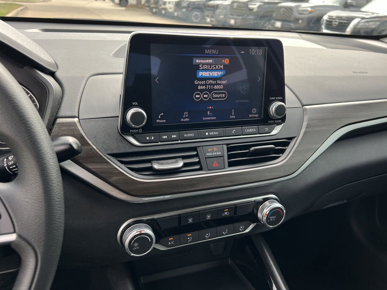 Used 2024 Nissan Altima 2.5 SV FWD image 13