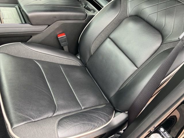 Used 2025 RAM 1500 Limited AWD/4WD image 12