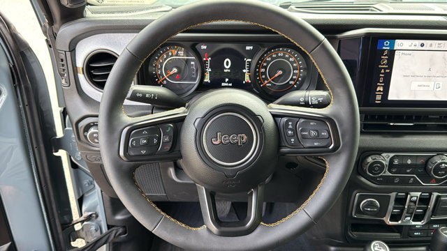 Certified 2025 Jeep Gladiator Sport AWD/4WD image 14