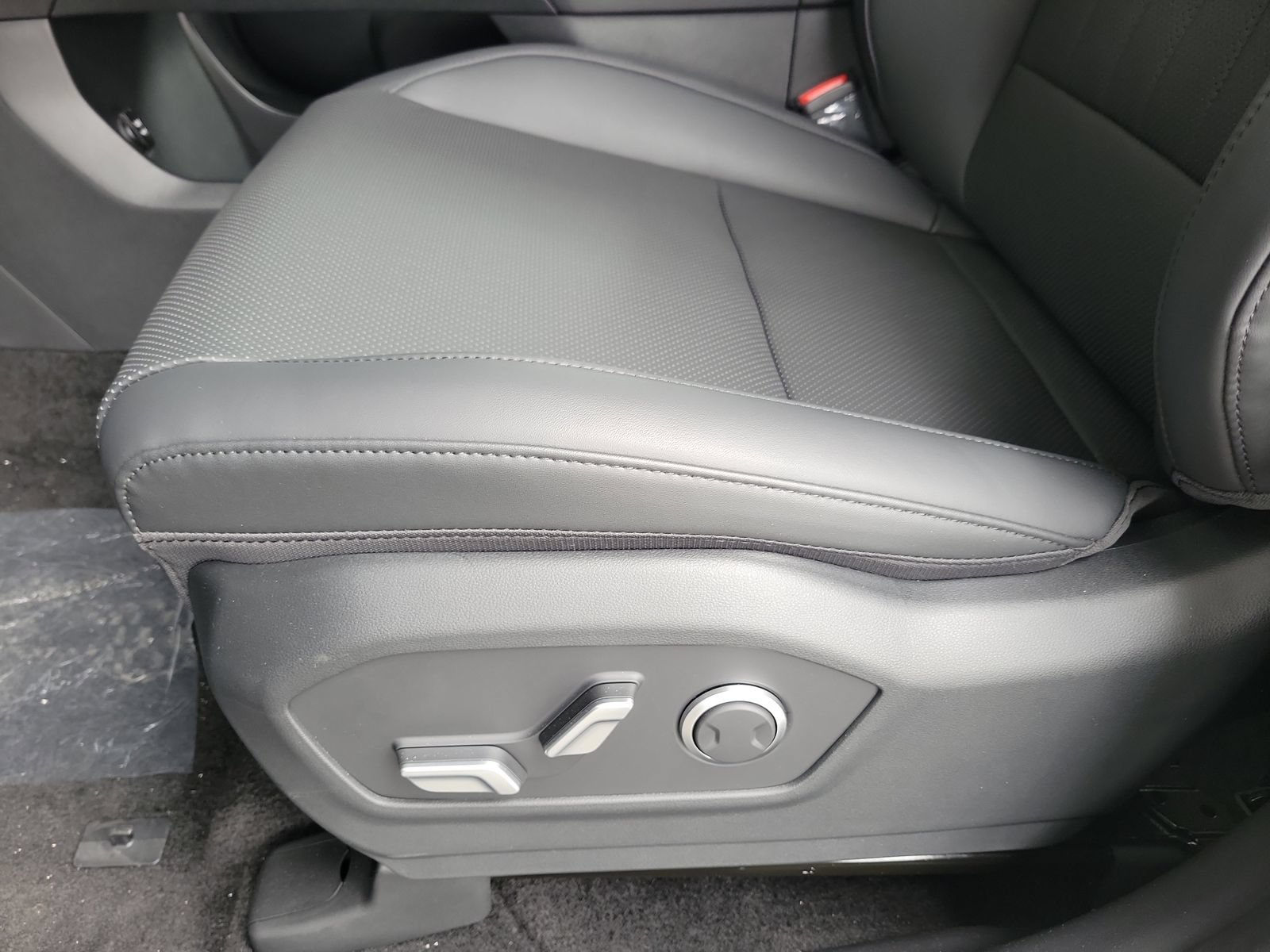 New 2026 Hyundai Santa Fe SEL FWD image 16