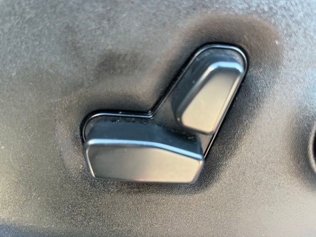 Used 2021 Chrysler Pacifica Touring-L FWD image 14