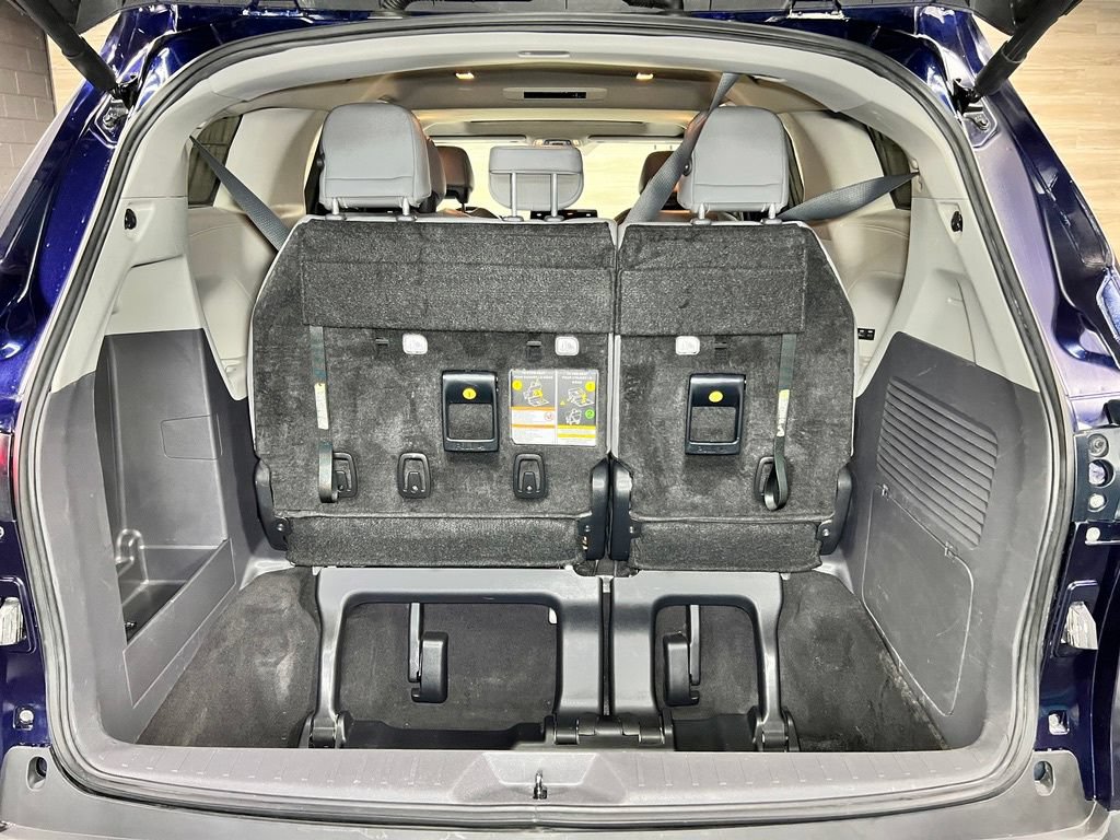 Used 2023 Toyota Sienna Limited AWD/4WD image 20