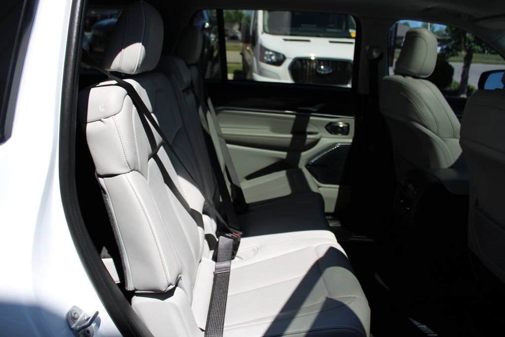 Used 2022 Jeep Grand Cherokee L Overland AWD/4WD image 56