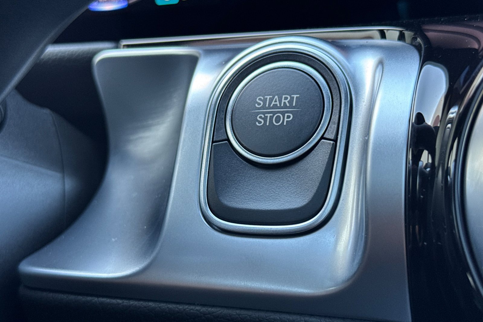 Used 2024 Mercedes-Benz EQB 300 4MATIC image 27