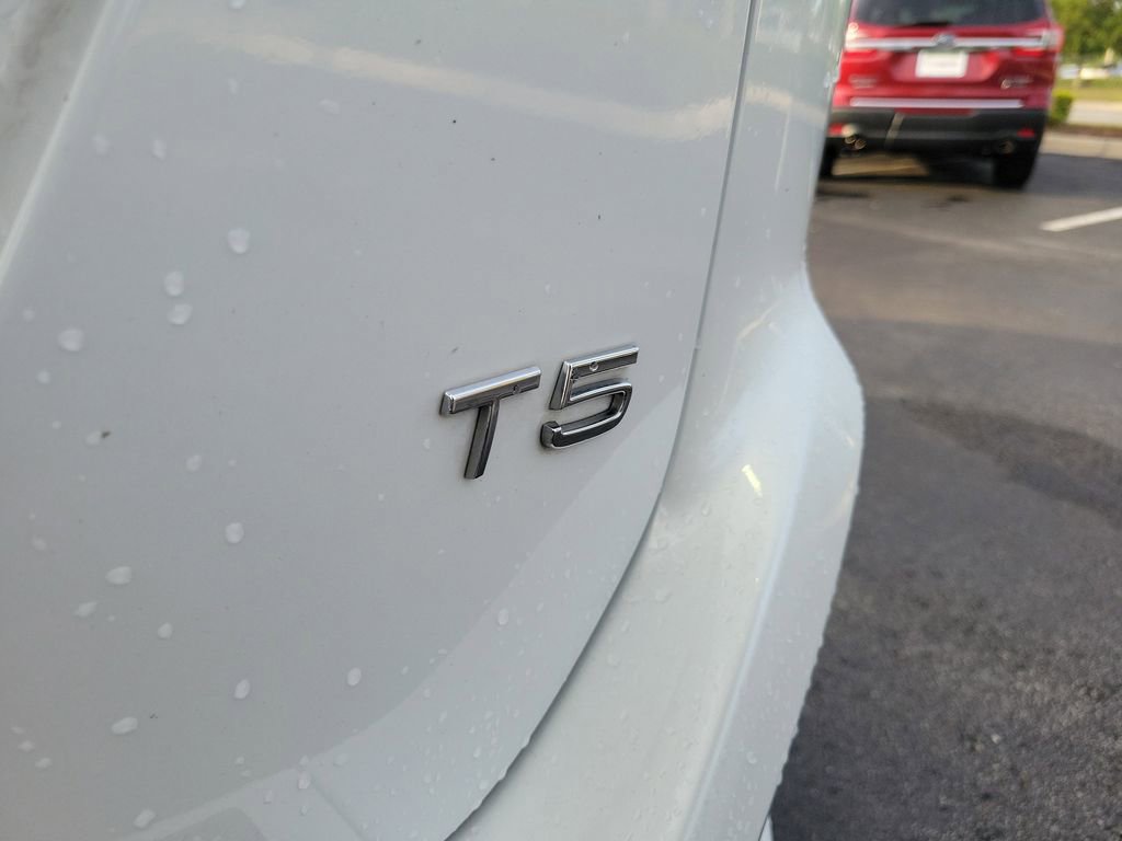 Used 2017 Volvo XC60 T5 Dynamic w/ Preferred Option Package image 15