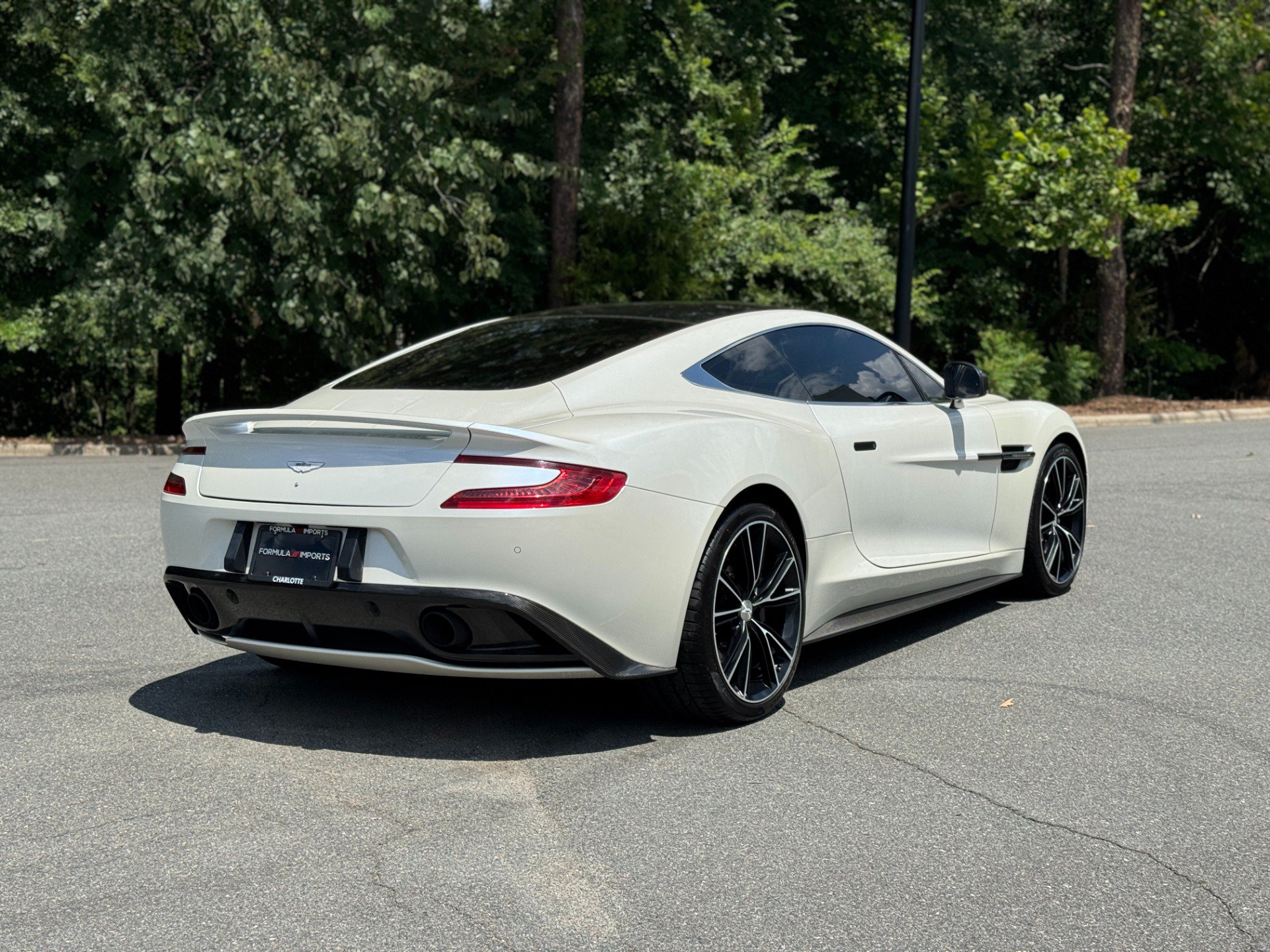 Used 2014 Aston Martin Vanquish Coupe RWD image 12