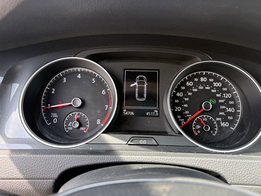 Used 2019 Volkswagen Golf SE image 18