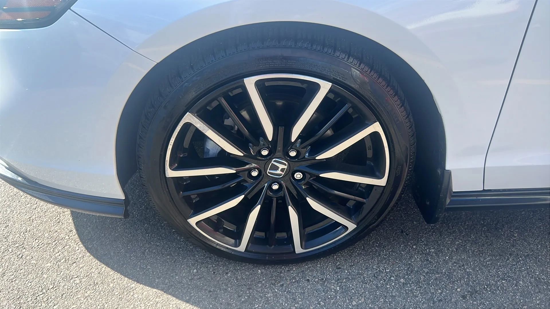 Used 2023 Honda Accord Touring image 9