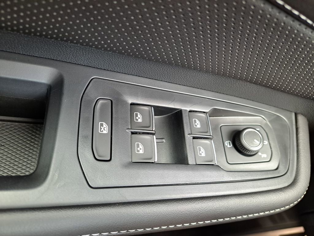 New 2026 Volkswagen Atlas Cross Sport SEL Premium R-Line image 16