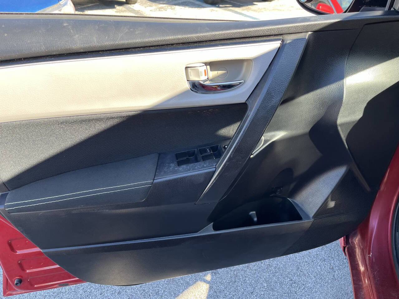 Used 2014 Toyota Corolla L FWD image 15