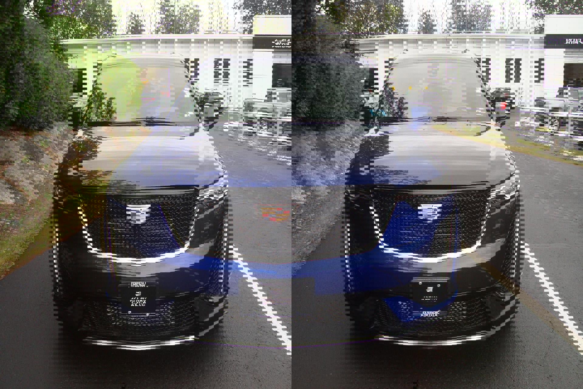 Used 2023 Cadillac XT6 Sport image 2