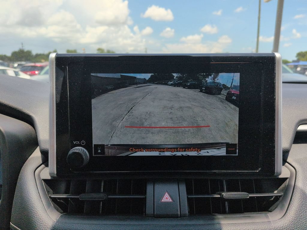 Used 2025 Toyota RAV4 LE AWD/4WD image 17