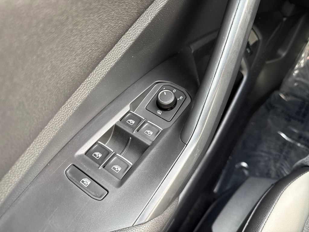 Certified 2021 Volkswagen Jetta R-Line image 13