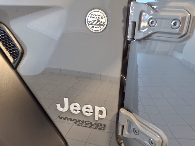 Used 2021 Jeep Wrangler Sport AWD/4WD image 8