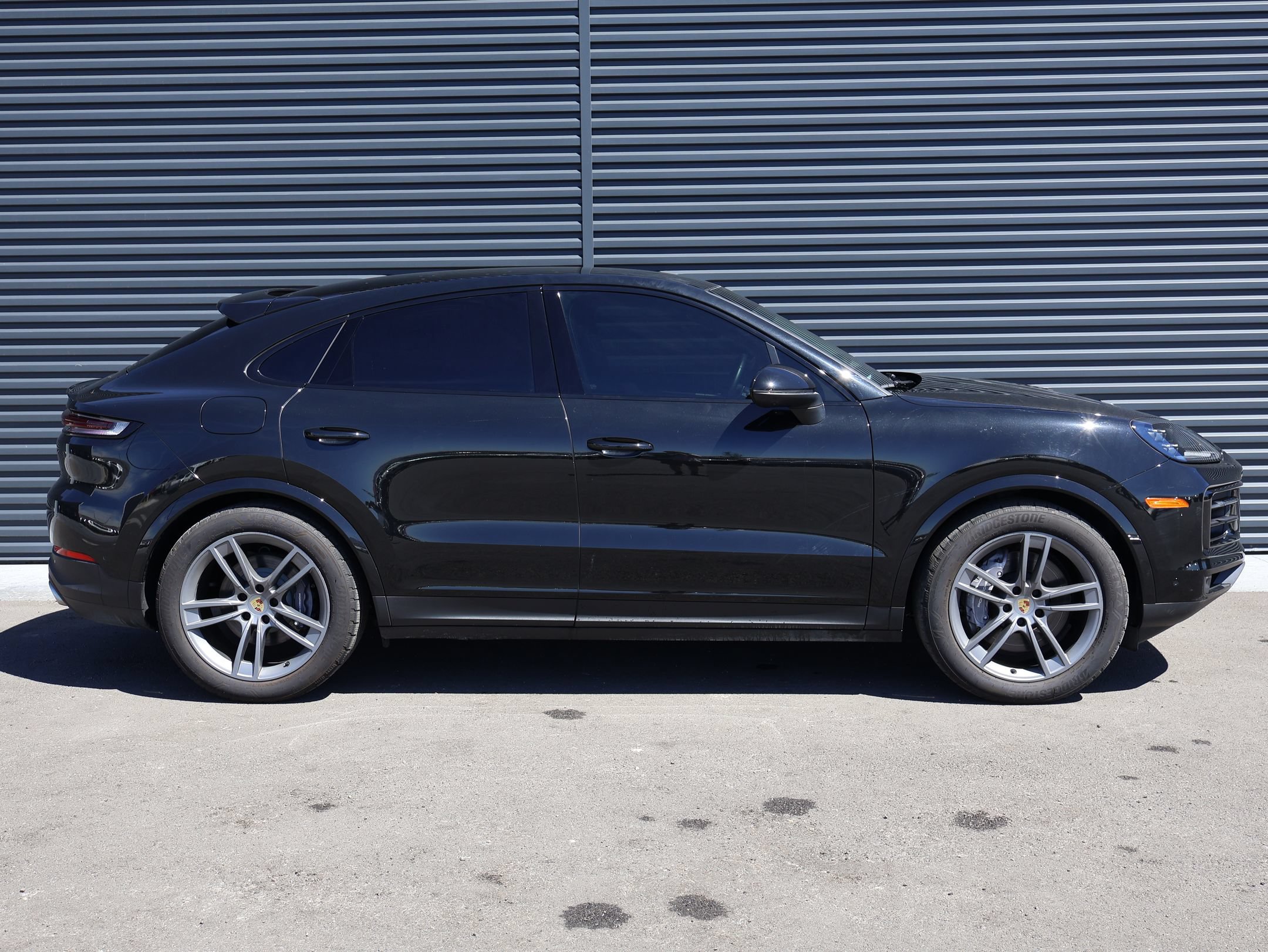 Certified 2024 Porsche Cayenne Coupe AWD/4WD image 11