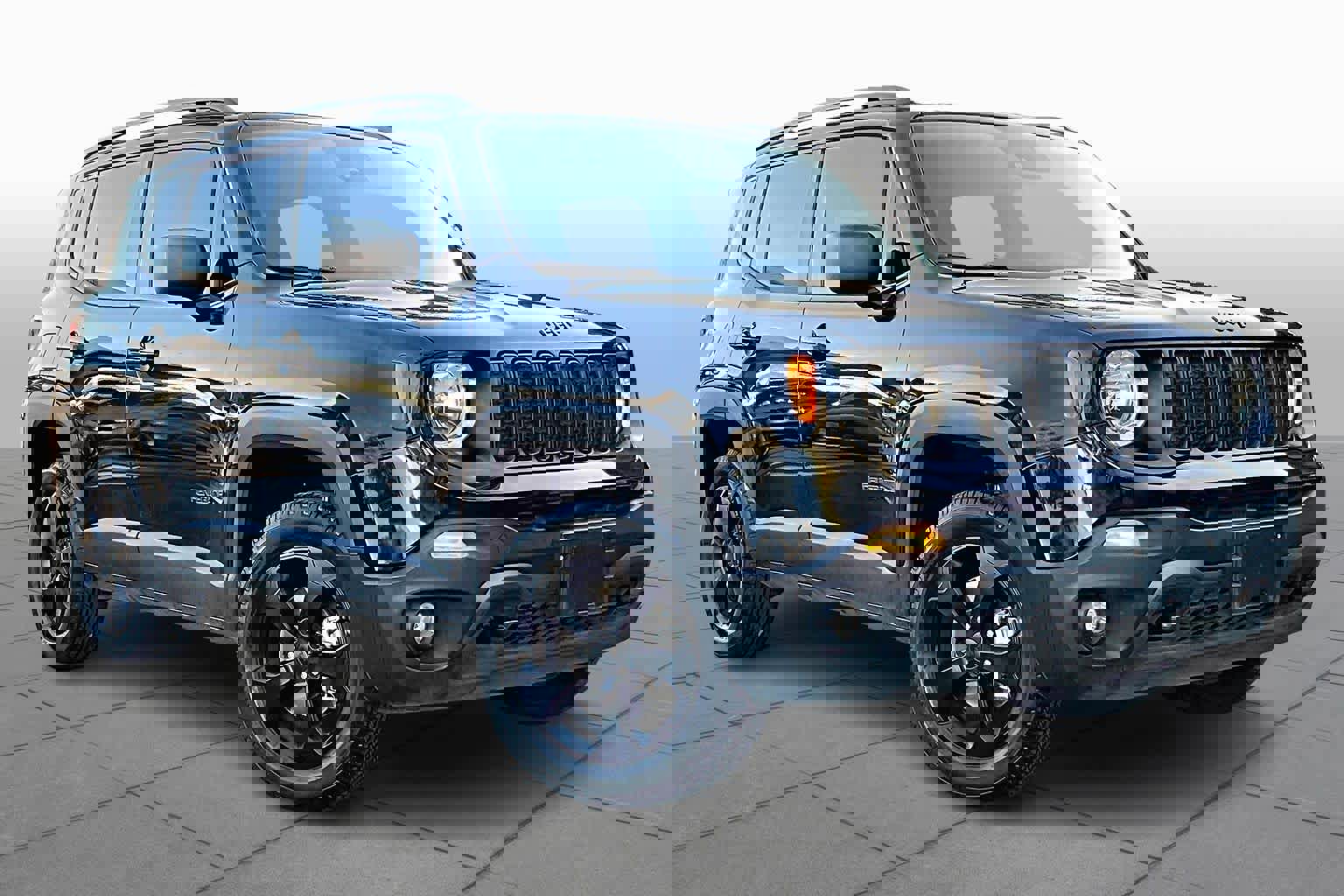 Used 2021 Jeep Renegade Sport image 3