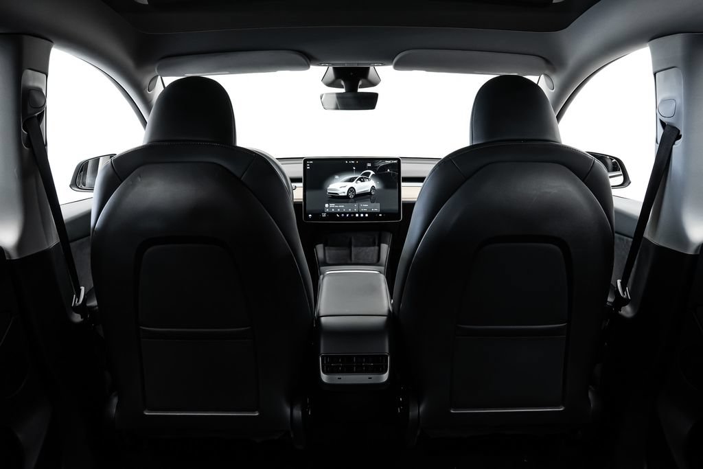 Used 2025 Tesla Model Y Long Range RWD image 19