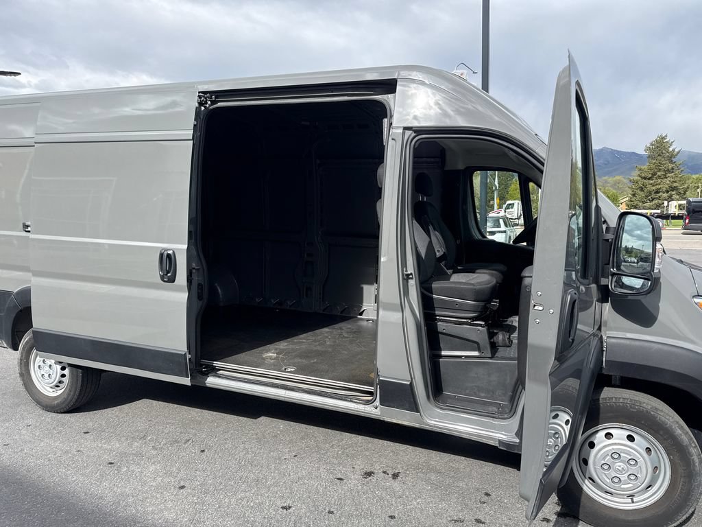 Used 2025 RAM ProMaster 2500 FWD image 11