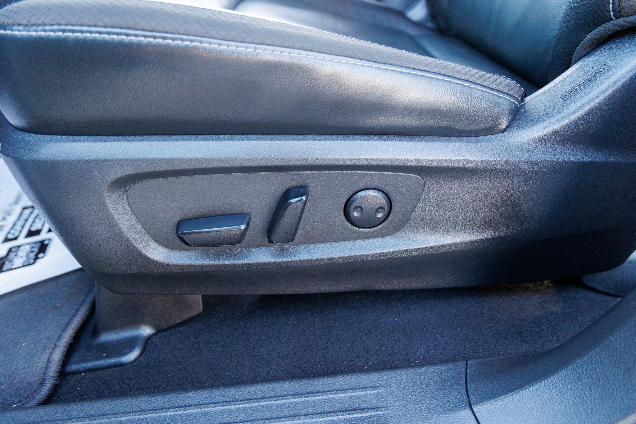 Used 2023 Nissan Pathfinder SL w/ Lighting Package (N92) image 37