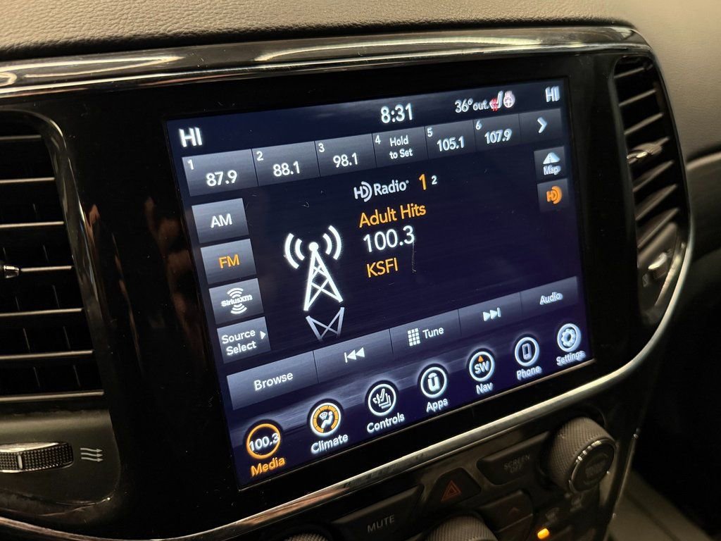 Used 2022 Jeep Grand Cherokee Laredo X image 11