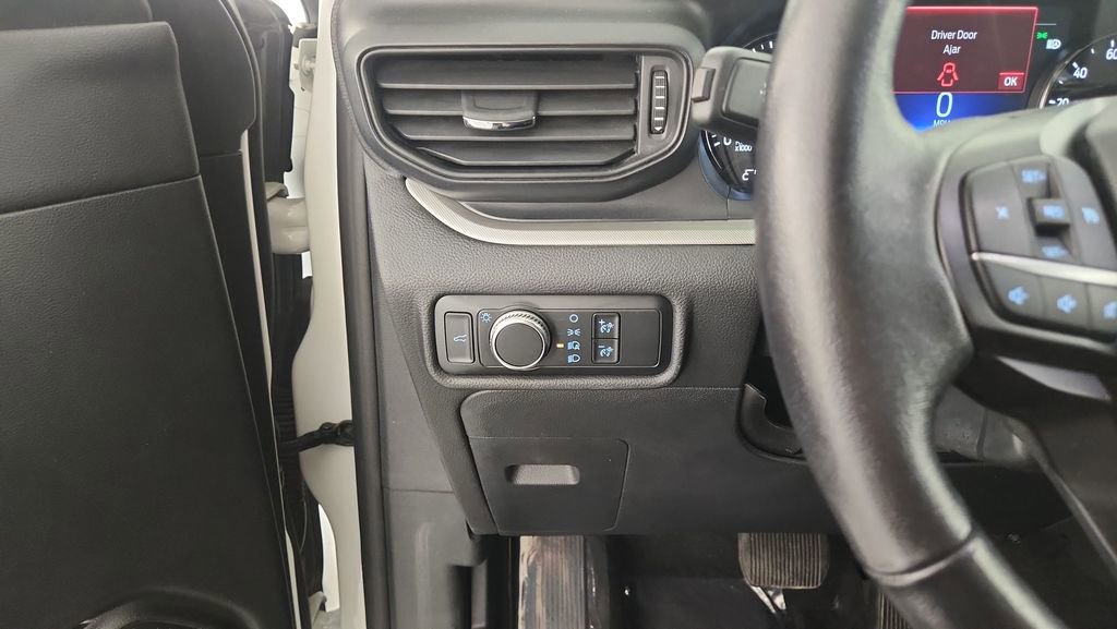 Used 2020 Ford Explorer XLT w/ Comfort Package AWD/4WD image 26