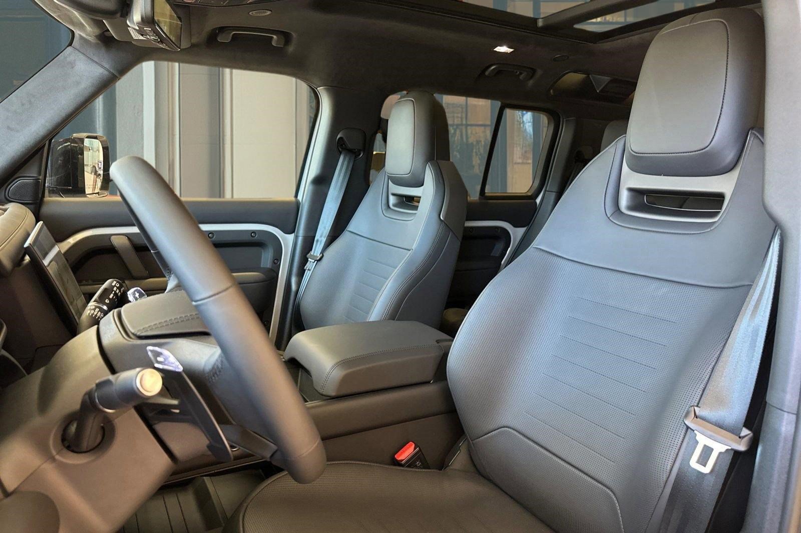 New 2026 Land Rover Defender 110 OCTA AWD/4WD image 5