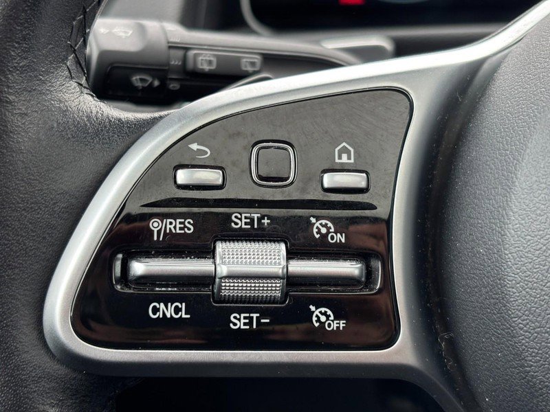 Used 2021 Mercedes-Benz GLB 250 4MATIC image 18