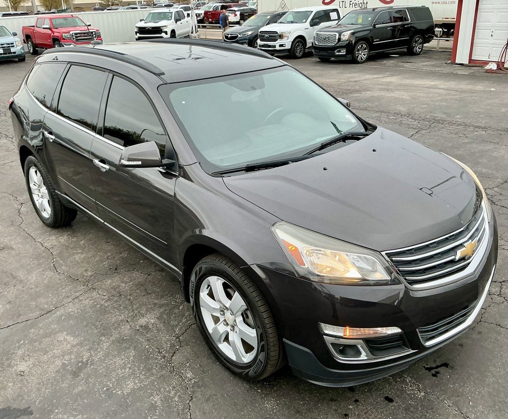 Used 2016 Chevrolet Traverse LT w/ Style and Technology Package image 4