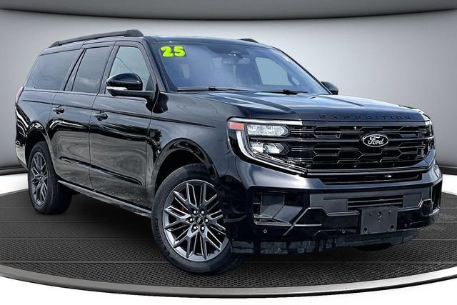 Used 2025 Ford Expedition Max Platinum w/ Stealth Performance Package AWD/4WD image 3
