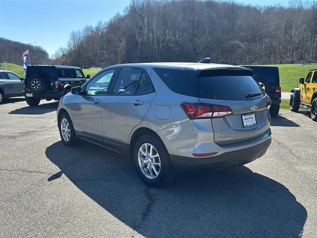 Used 2023 Chevrolet Equinox LS w/ LS Convenience Package AWD/4WD image 7