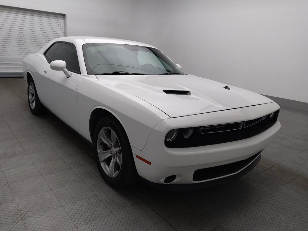 Used 2017 Dodge Challenger SXT image 13