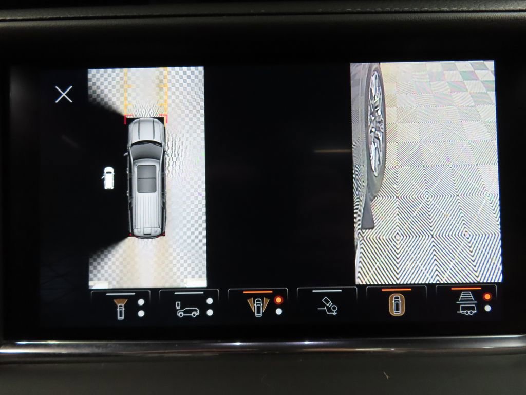Used 2024 GMC Yukon XL Denali Ultimate AWD/4WD image 17