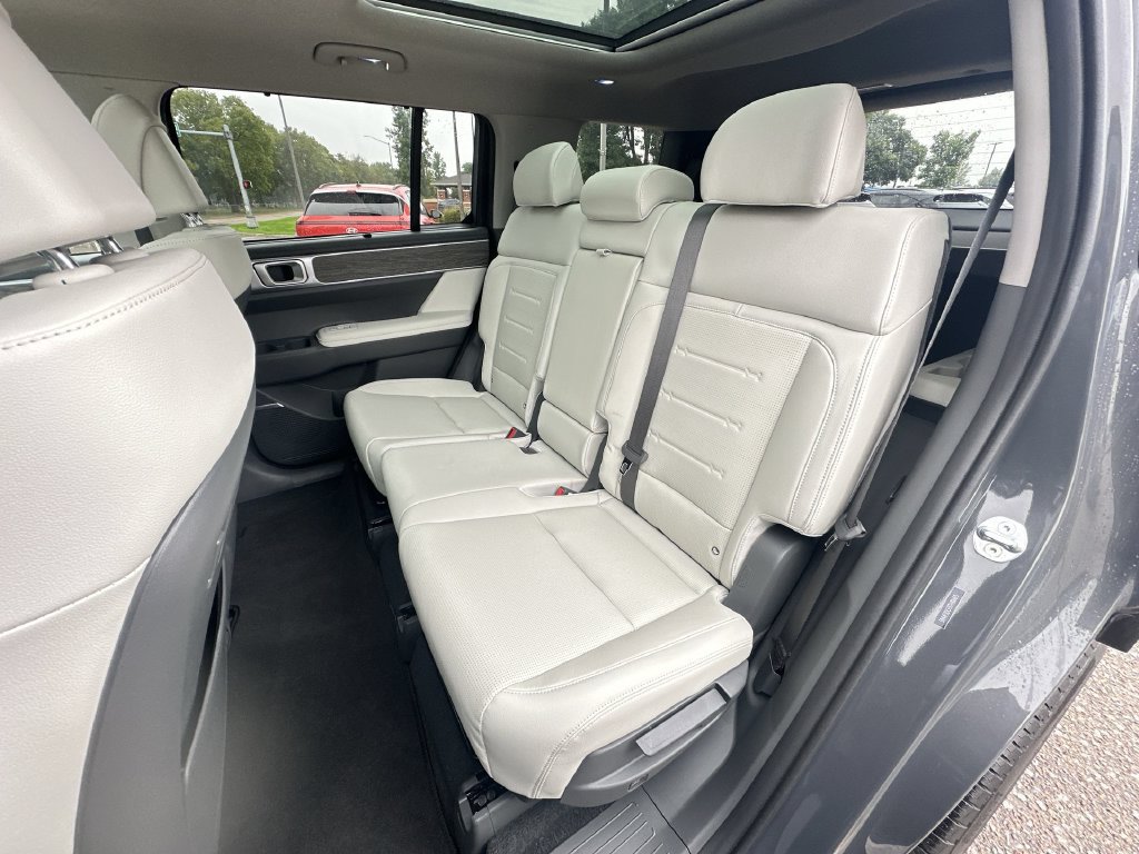 Used 2026 Hyundai Santa Fe Limited AWD/4WD image 26
