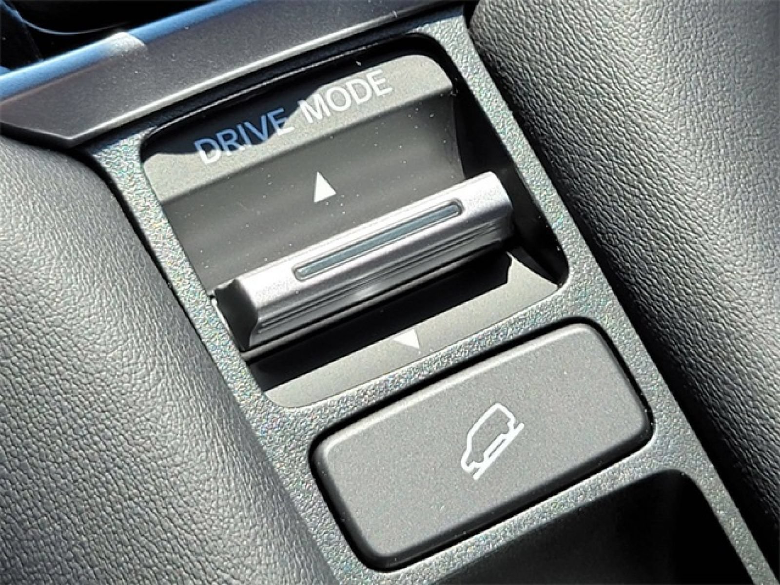 Certified 2025 Honda HR-V Sport image 12