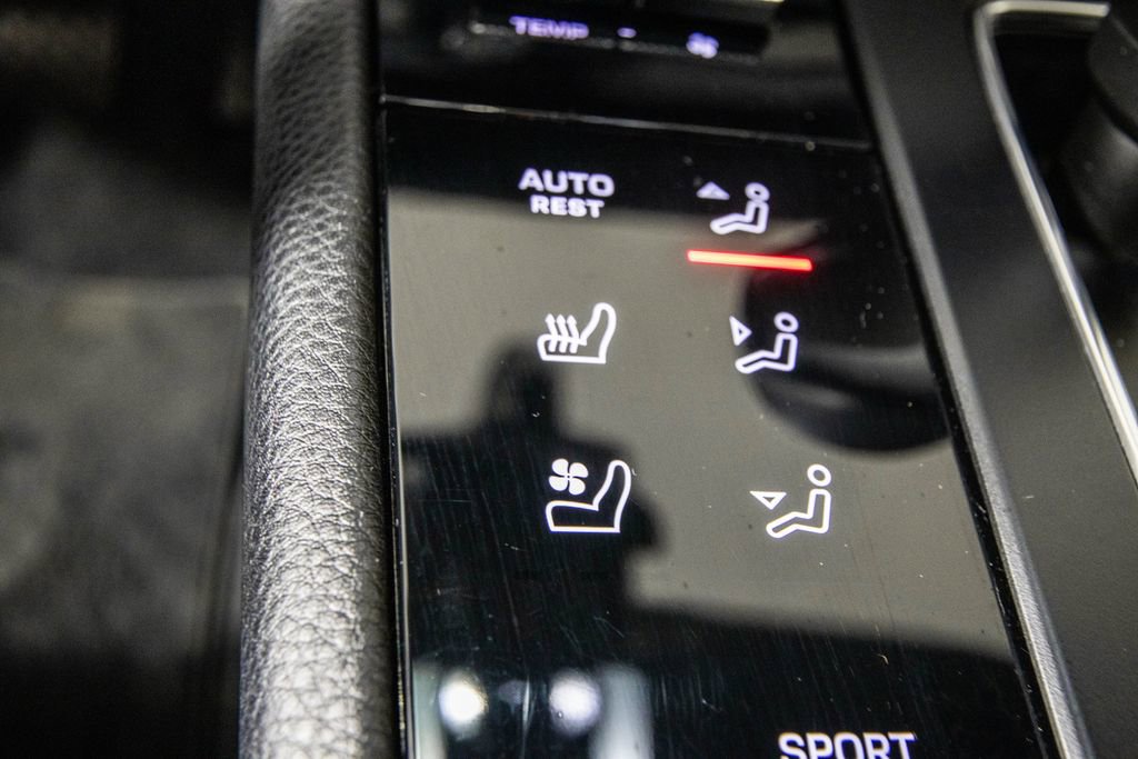 Used 2024 Porsche Macan Premium Package Plus w/ Premium Plus Package image 26