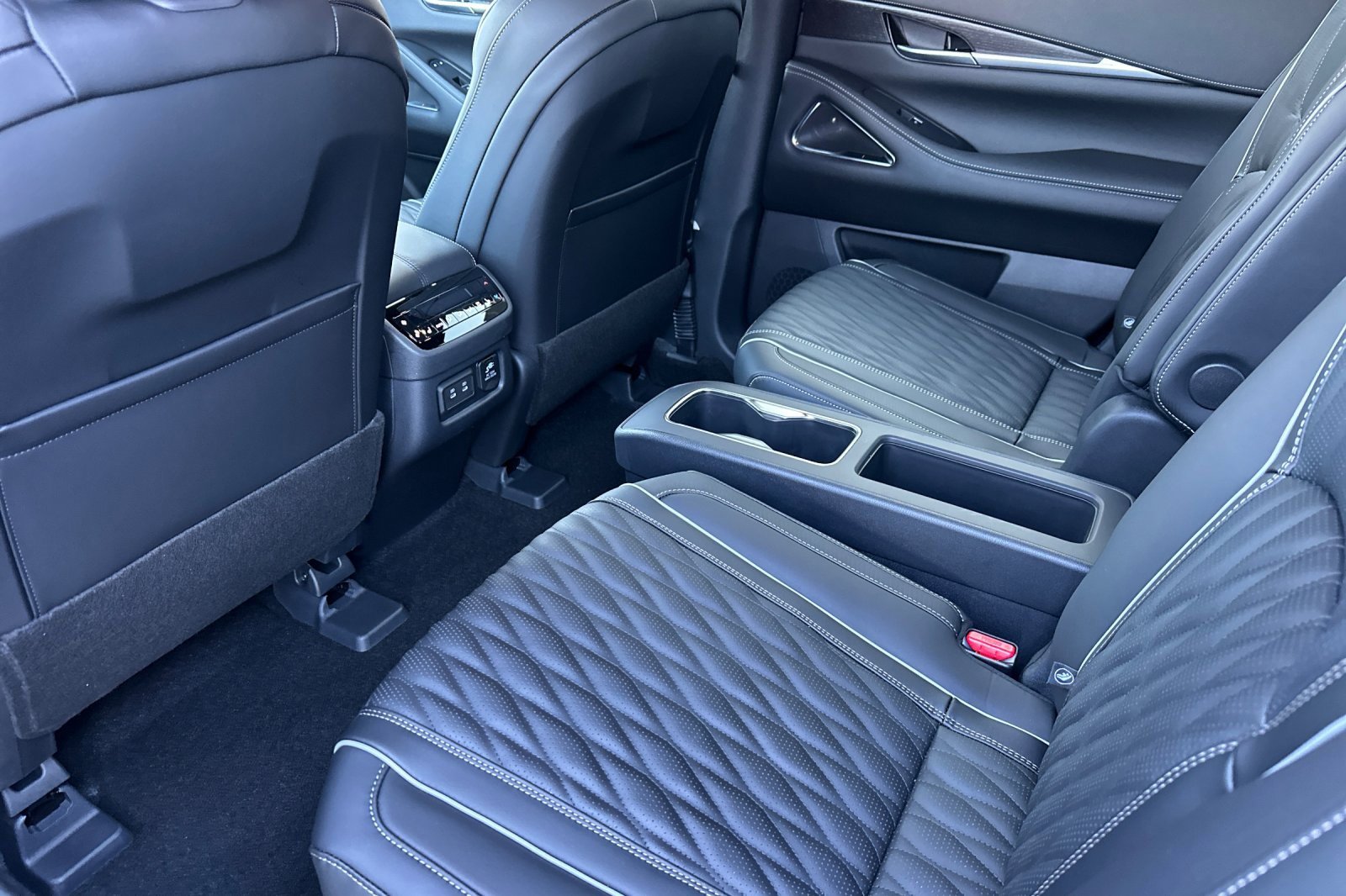 New 2026 INFINITI QX60 Autograph w/ Dark Cargo Package image 12