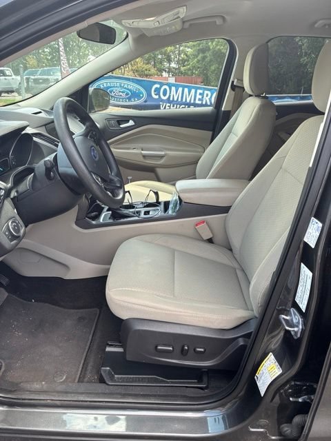 Used 2018 Ford Escape SE w/ SE Sync 3 Package AWD/4WD image 9